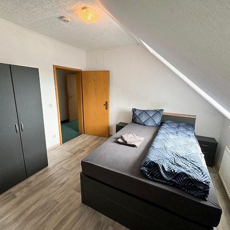 Grosse & Voll Ausgestattete Apartments, Studios, Doppelzimmer, Workspace, Parkplatz, Netflix, Prime & Schnelles Wifi In Ruhiger Lage Mit Garten Rudolstadt Εξωτερικό φωτογραφία