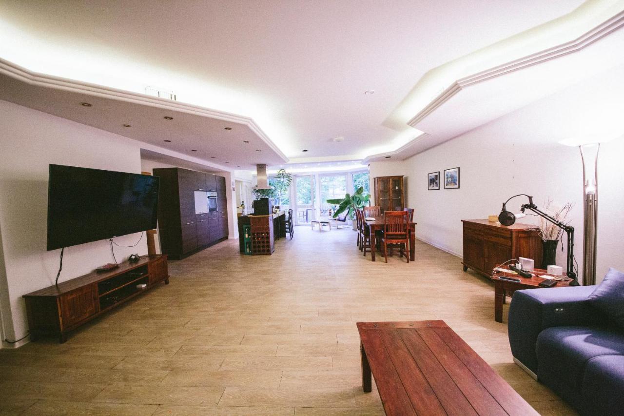 Grosse & Voll Ausgestattete Apartments, Studios, Doppelzimmer, Workspace, Parkplatz, Netflix, Prime & Schnelles Wifi In Ruhiger Lage Mit Garten Rudolstadt Εξωτερικό φωτογραφία