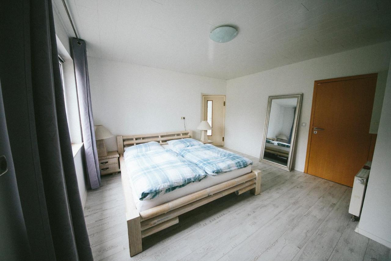 Grosse & Voll Ausgestattete Apartments, Studios, Doppelzimmer, Workspace, Parkplatz, Netflix, Prime & Schnelles Wifi In Ruhiger Lage Mit Garten Rudolstadt Εξωτερικό φωτογραφία
