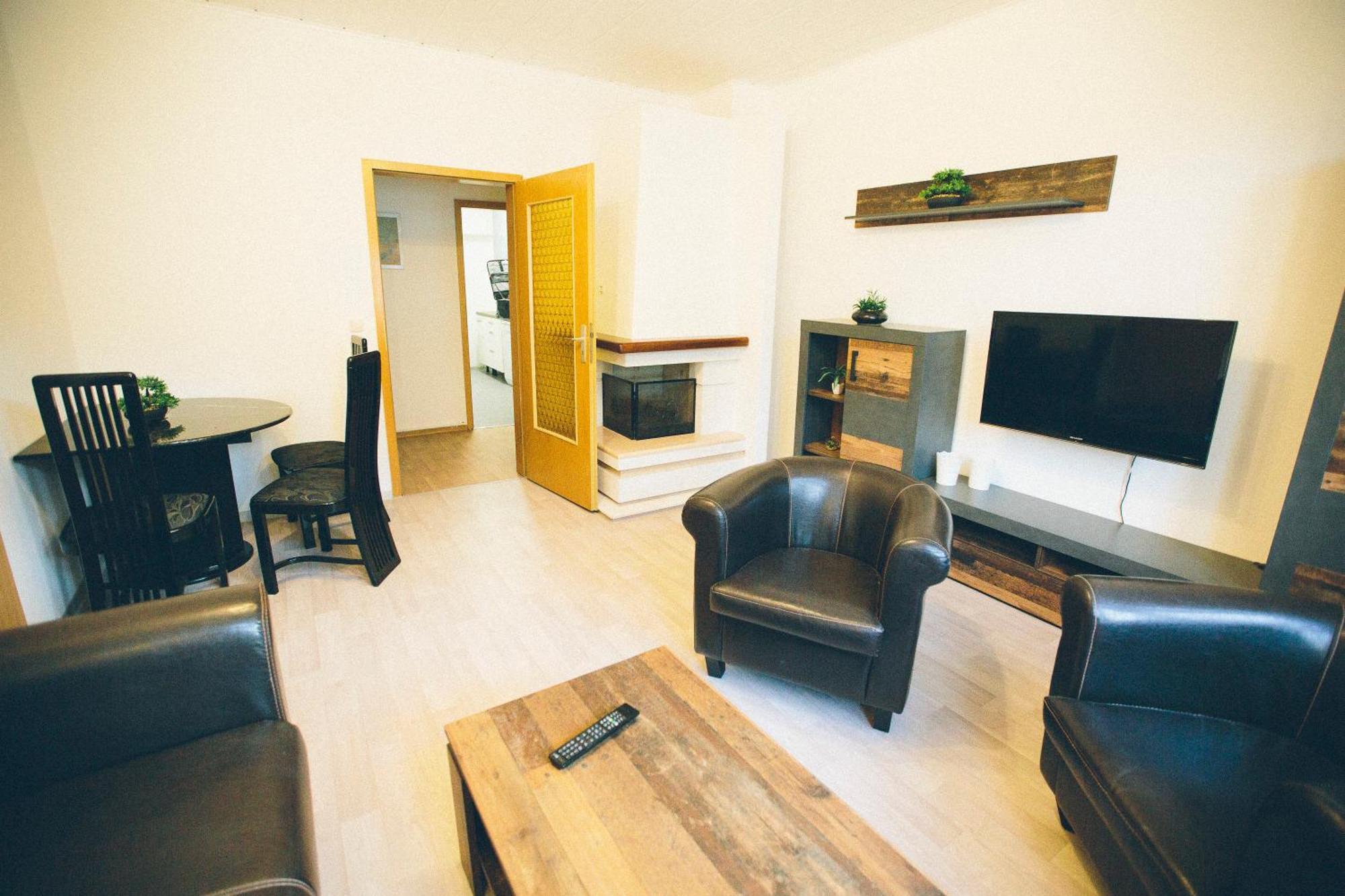 Grosse & Voll Ausgestattete Apartments, Studios, Doppelzimmer, Workspace, Parkplatz, Netflix, Prime & Schnelles Wifi In Ruhiger Lage Mit Garten Rudolstadt Δωμάτιο φωτογραφία