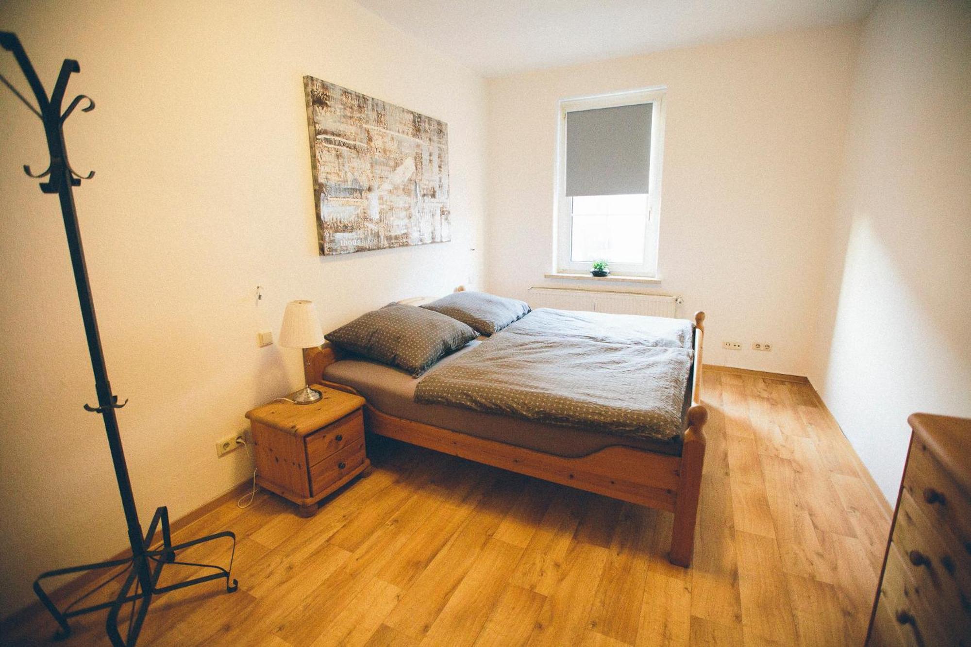Grosse & Voll Ausgestattete Apartments, Studios, Doppelzimmer, Workspace, Parkplatz, Netflix, Prime & Schnelles Wifi In Ruhiger Lage Mit Garten Rudolstadt Δωμάτιο φωτογραφία