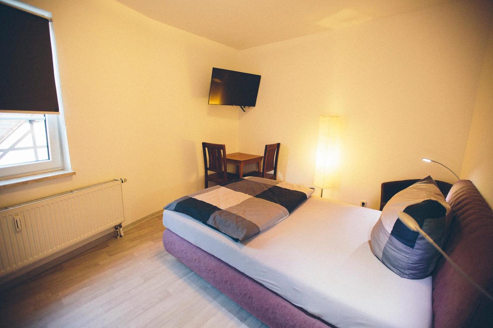 Grosse & Voll Ausgestattete Apartments, Studios, Doppelzimmer, Workspace, Parkplatz, Netflix, Prime & Schnelles Wifi In Ruhiger Lage Mit Garten Rudolstadt Εξωτερικό φωτογραφία