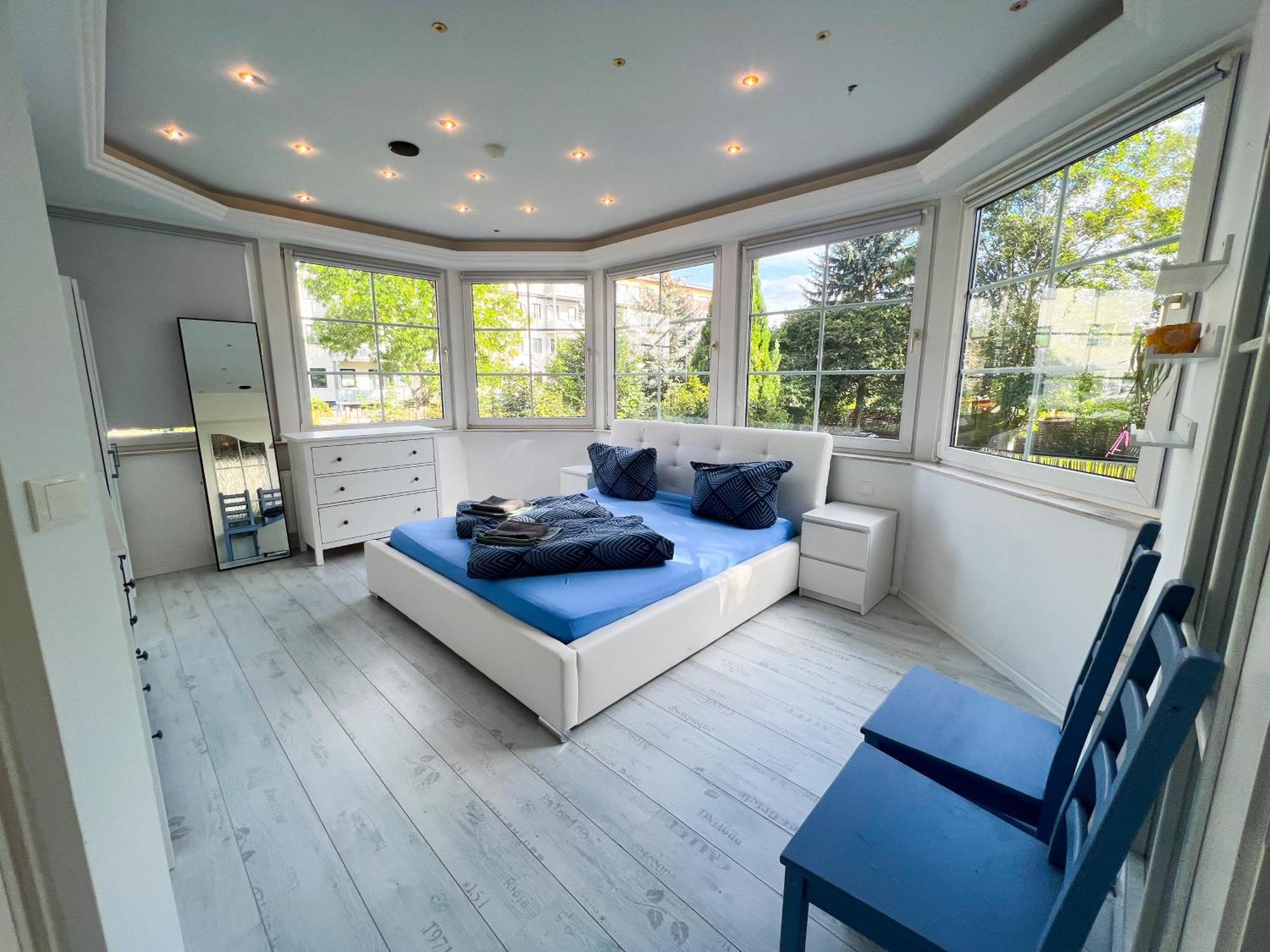 Grosse & Voll Ausgestattete Apartments, Studios, Doppelzimmer, Workspace, Parkplatz, Netflix, Prime & Schnelles Wifi In Ruhiger Lage Mit Garten Rudolstadt Εξωτερικό φωτογραφία