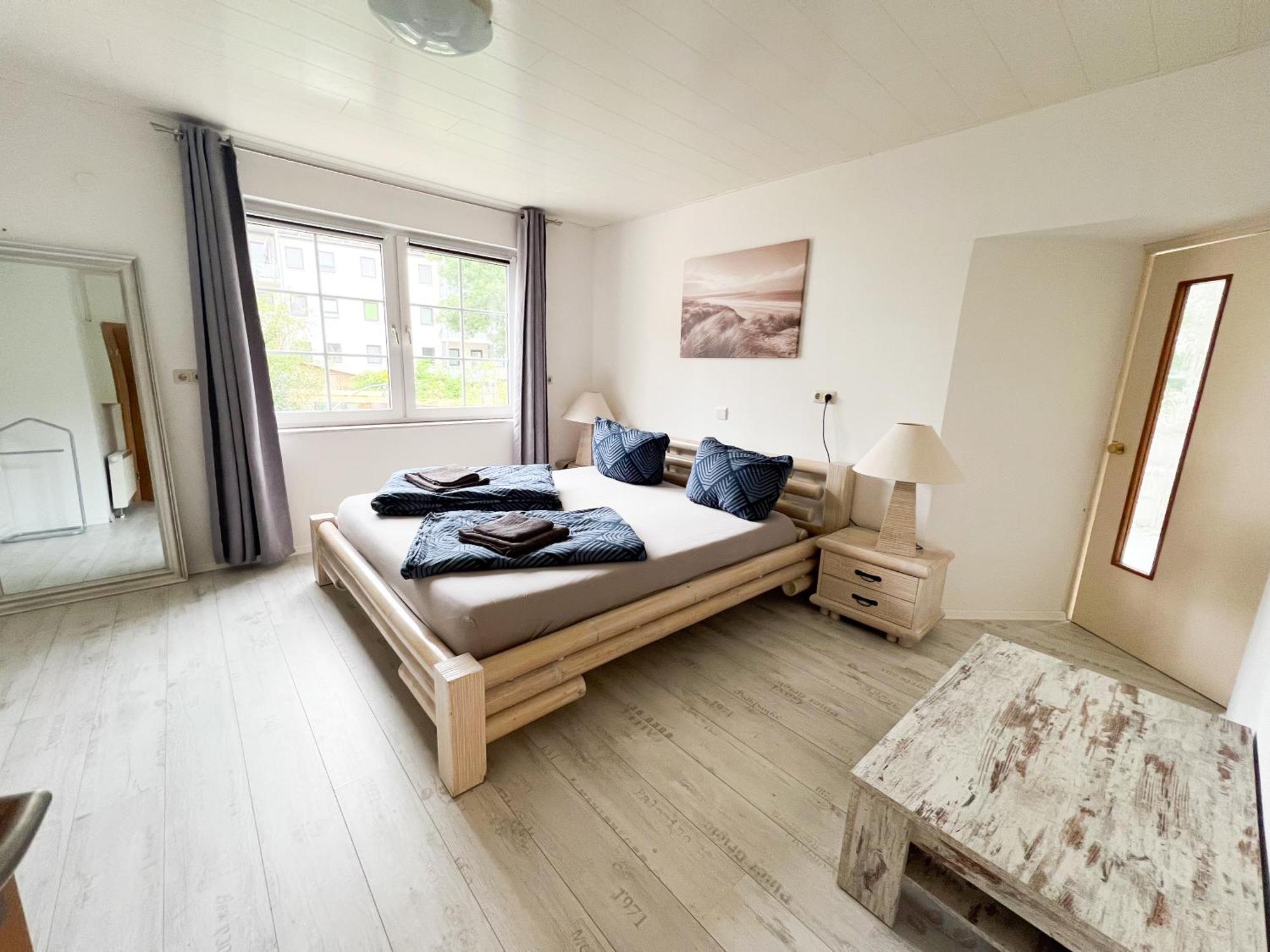 Grosse & Voll Ausgestattete Apartments, Studios, Doppelzimmer, Workspace, Parkplatz, Netflix, Prime & Schnelles Wifi In Ruhiger Lage Mit Garten Rudolstadt Δωμάτιο φωτογραφία