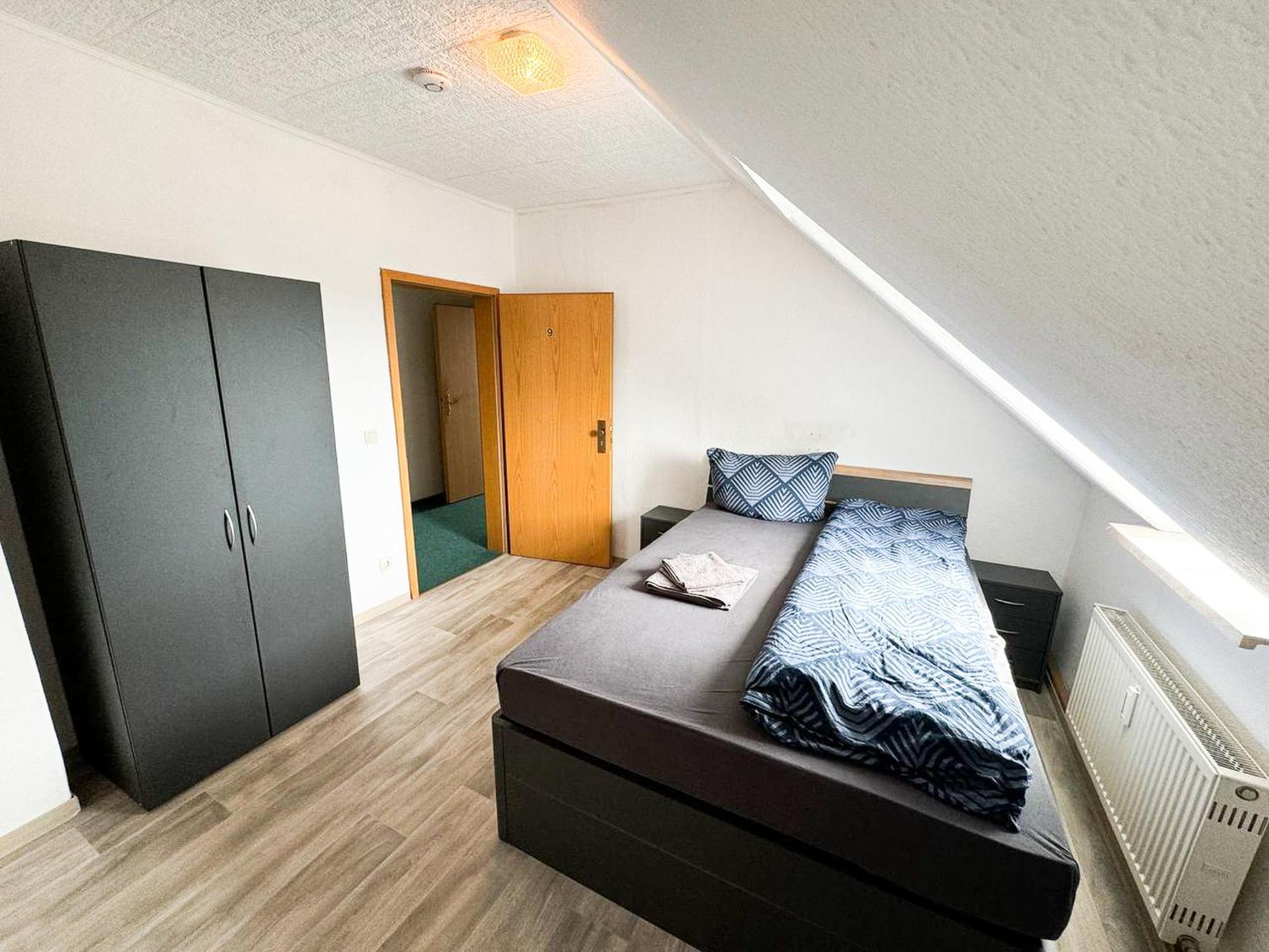 Grosse & Voll Ausgestattete Apartments, Studios, Doppelzimmer, Workspace, Parkplatz, Netflix, Prime & Schnelles Wifi In Ruhiger Lage Mit Garten Rudolstadt Δωμάτιο φωτογραφία
